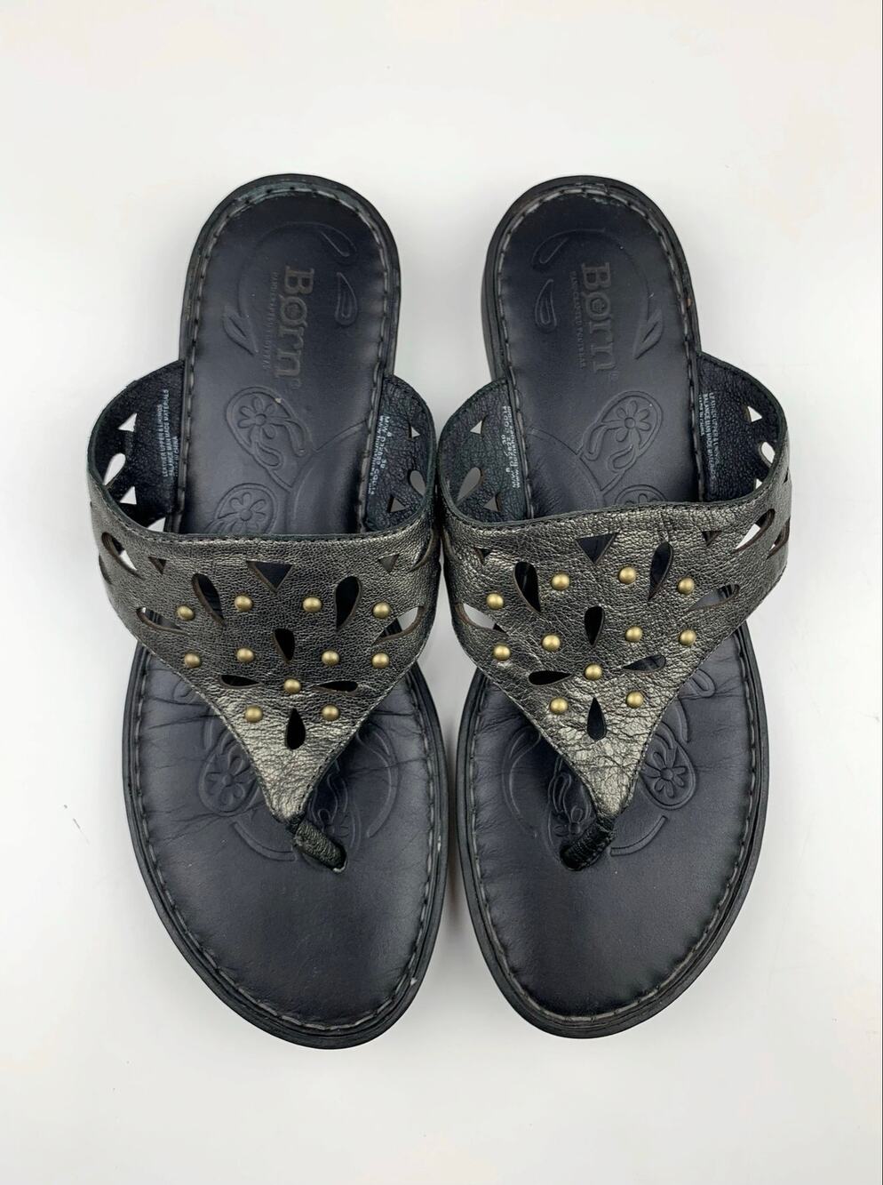 Born Akala Thong Sandals Metallic Pewter Leather Studded Boho Women's 8